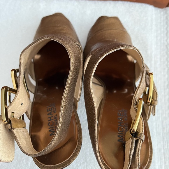 Michael Kors Kincade sandal - Picture 4 of 8